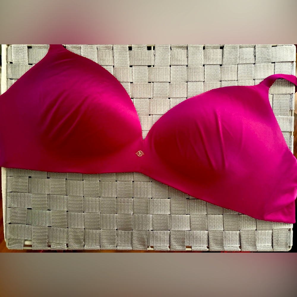 Victoria Secret’s VERY SEXY So Obsessed Smooth Wireless Push-Up Bra - Size 36DDD
